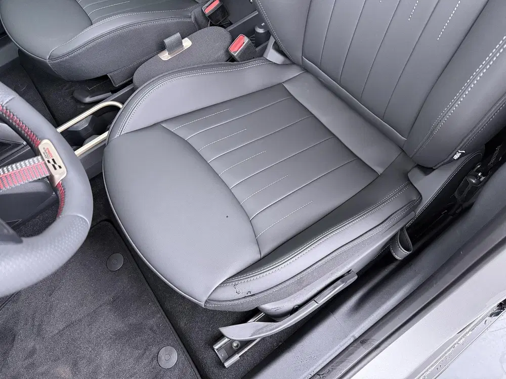 Mini Aceman E John Cooper Works Trim uit 2026, foto 13
