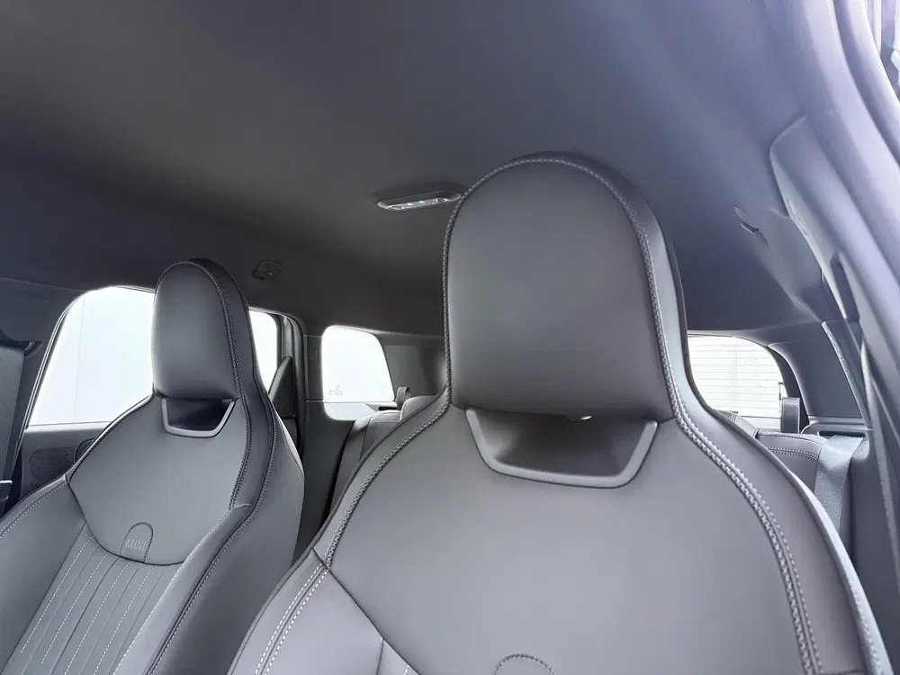 Mini Aceman E John Cooper Works Trim uit 2026, foto 19
