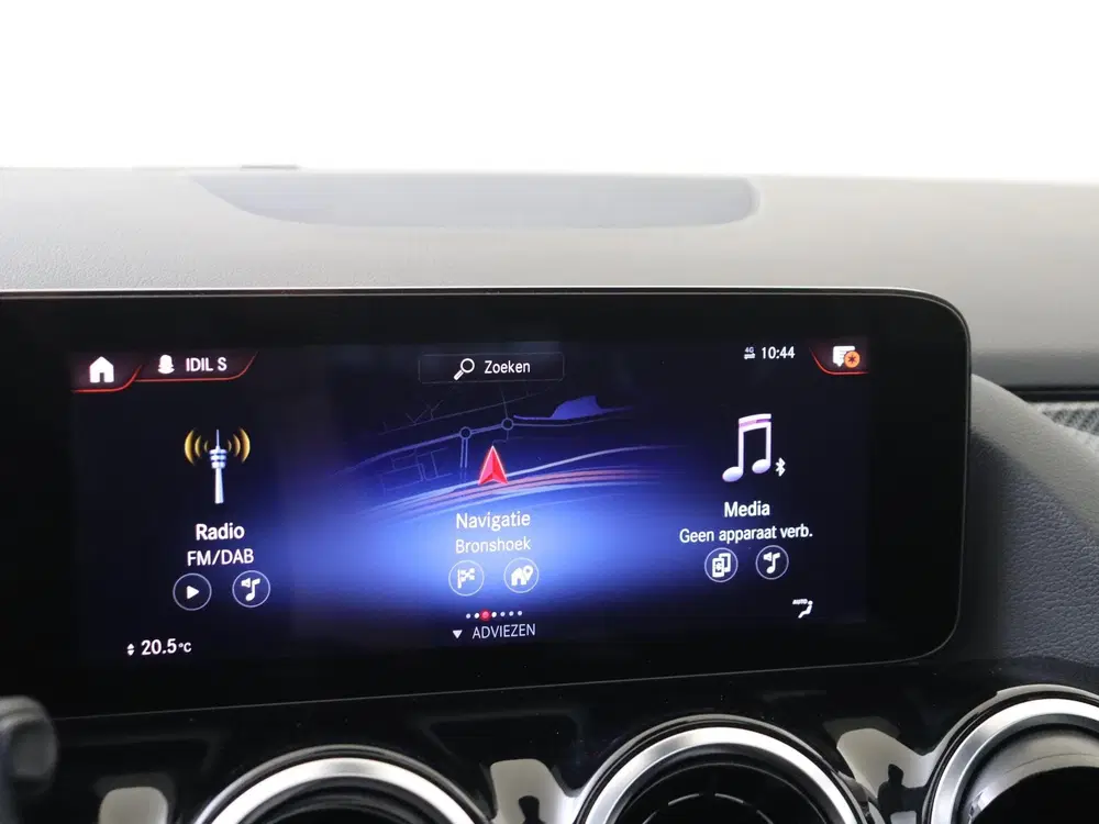 Mercedes-Benz GLA 250 e Business Solution AMG Limited uit 2022, foto 17