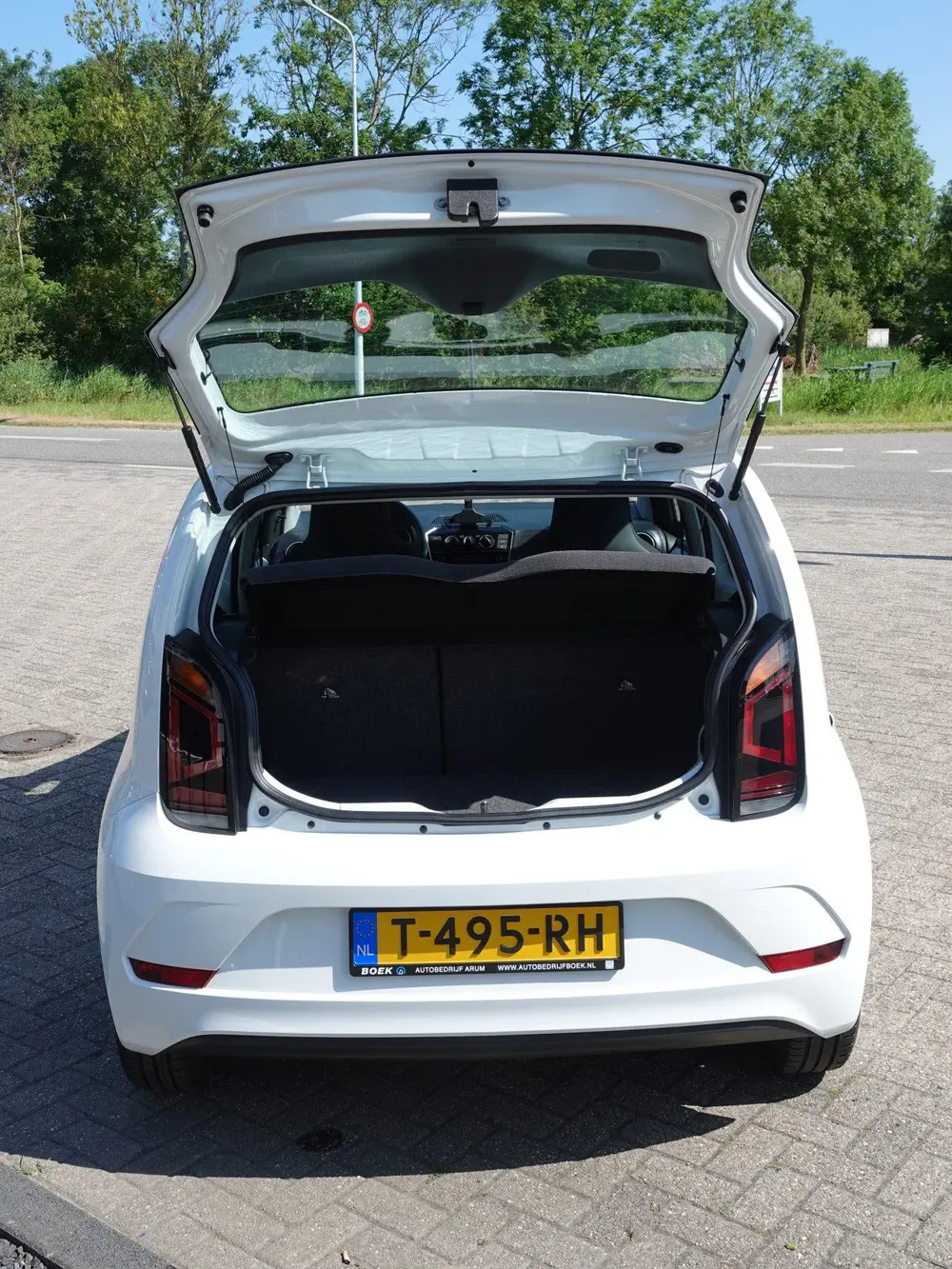 Volkswagen Up! 1.0 BMT 5-DRS | AIRCO | CRUISE | DAB | BT-TEL uit 2023, foto 8