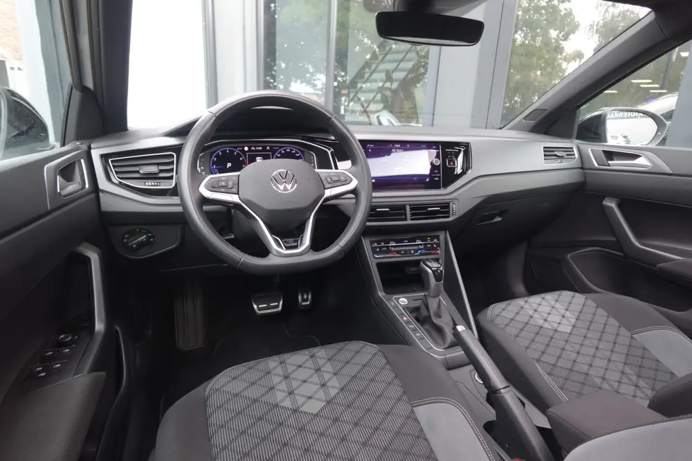 Volkswagen Taigo 1.5 TSI R-Line PANO KEYLESS CAM uit 2022, foto 3