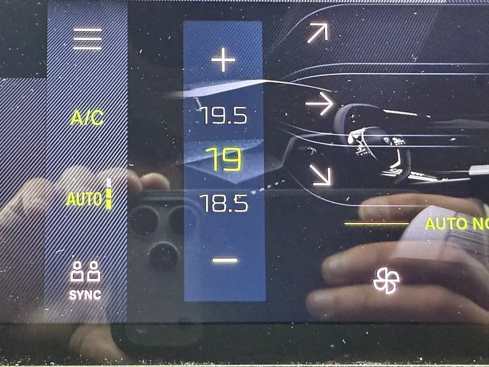 Peugeot 408 1.2 Hybrid Automaat Allure uit 2025, foto 19