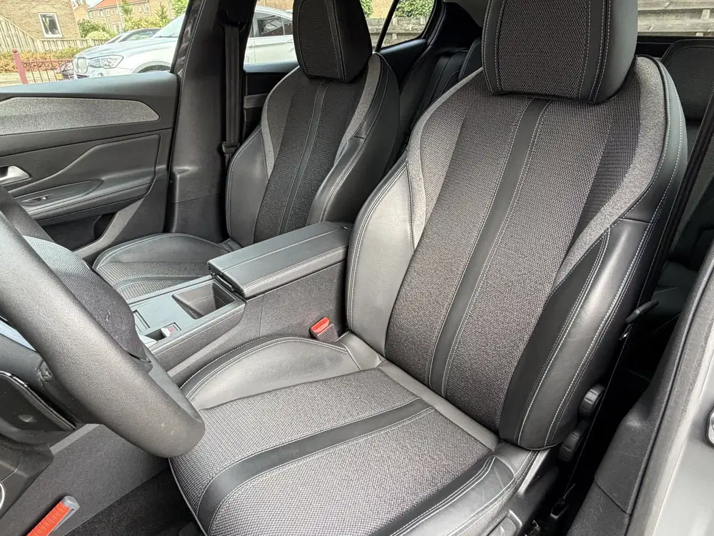 Peugeot 408 1.2 Hybrid Automaat Allure uit 2025, foto 9