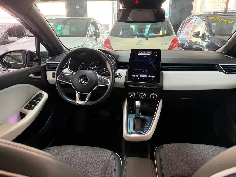 Renault Clio 1.6 E-Tech Hybrid 140 Zen Automaat uit 2020, foto 2