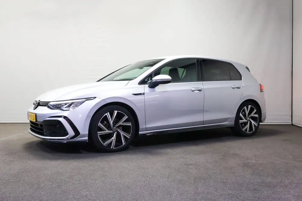 Volkswagen Golf 1.5 eTSI R-Line uit 2021, foto 20