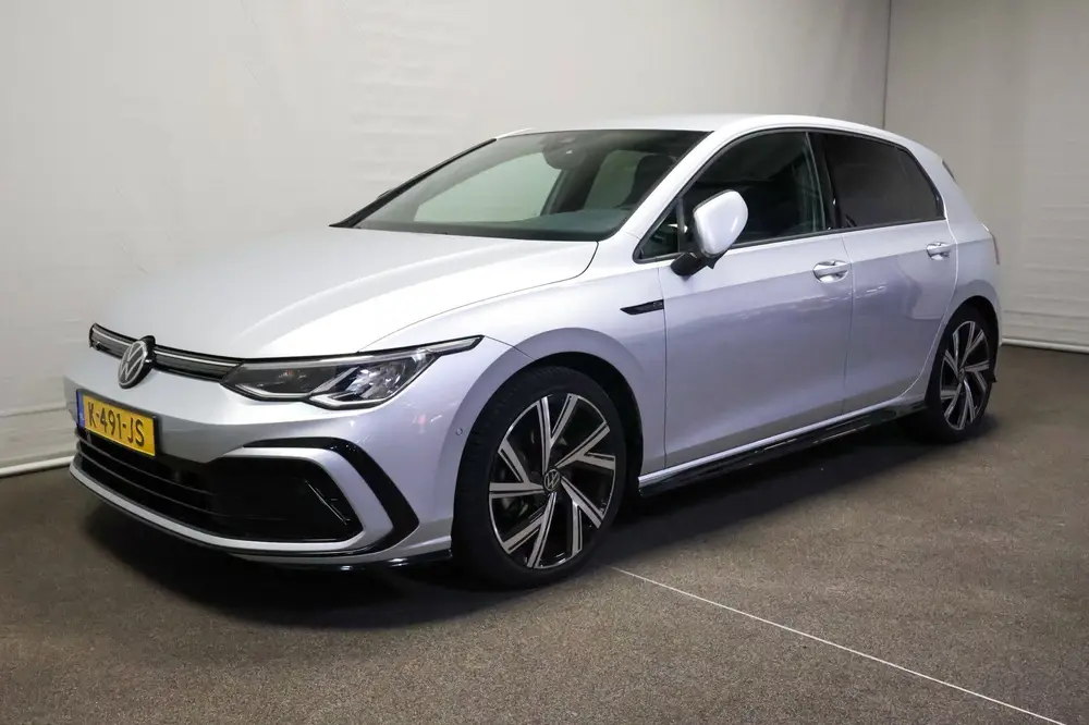 Volkswagen Golf 1.5 eTSI R-Line uit 2021, foto 5