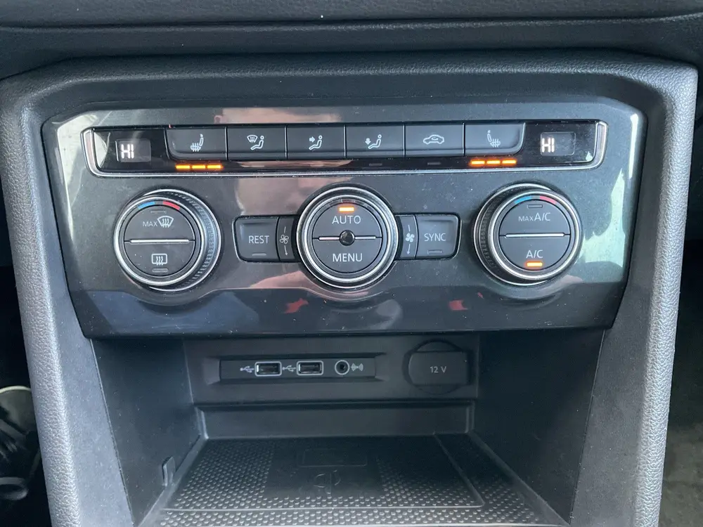 Volkswagen Tiguan 1.5 TSI R-Line Business Pano Carplay Massa uit 2019, foto 11
