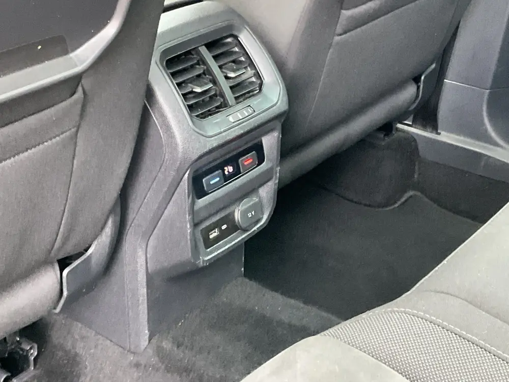 Volkswagen Tiguan 1.5 TSI R-Line Business Pano Carplay Massa uit 2019, foto 17