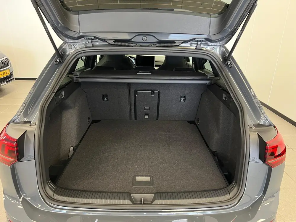 Volkswagen Golf Variant 1.5 TSI 150PK / R-LINE / 8.5 EDITION uit 2025, foto 11