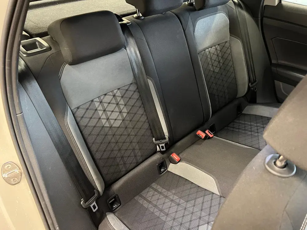 Volkswagen Taigo 1.0 TSI R-LINE - AUTOMAAT - Business / Stoe uit 2022, foto 14