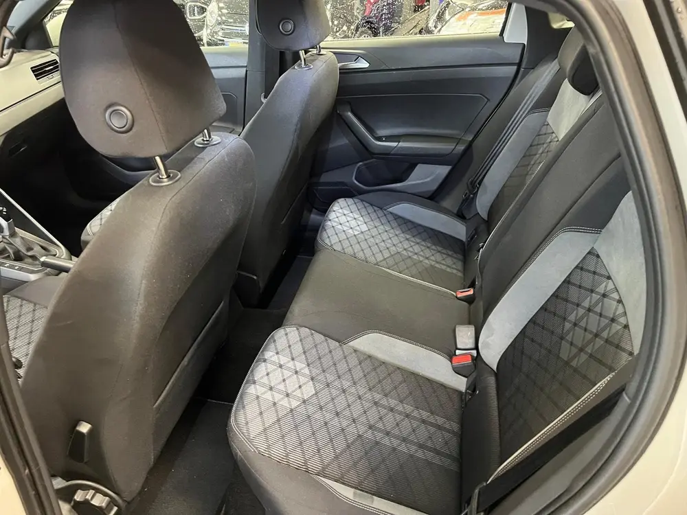 Volkswagen Taigo 1.0 TSI R-LINE - AUTOMAAT - Business / Stoe uit 2022, foto 18