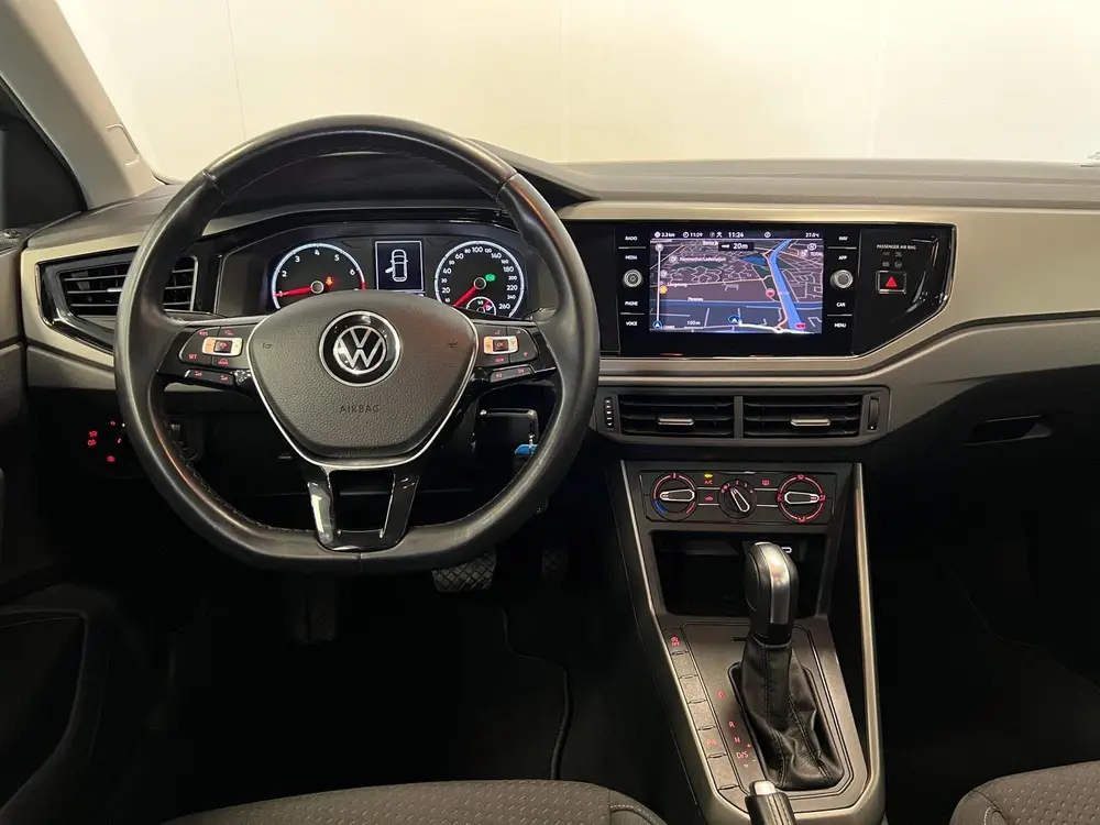 Volkswagen Polo 1.0 TSI COMFL / DSG-AUTOMAAT / 5-DRS / NAVI uit 2021, foto 2