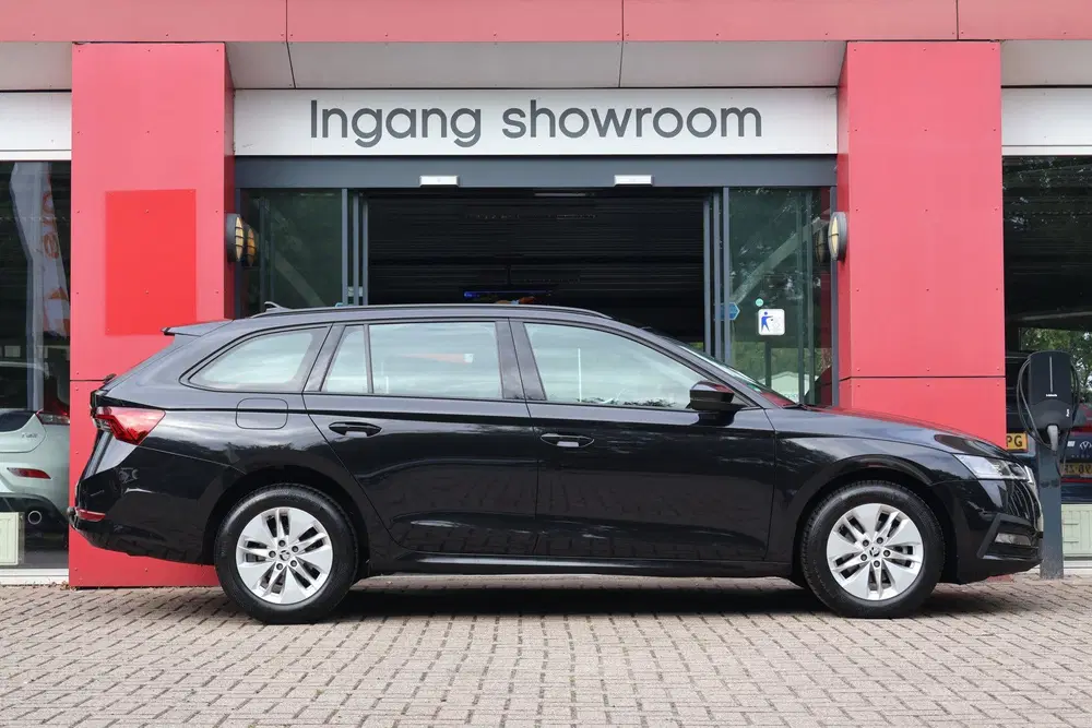 Skoda Octavia 1.0 e-TSI Business Edition uit 2023, foto 3
