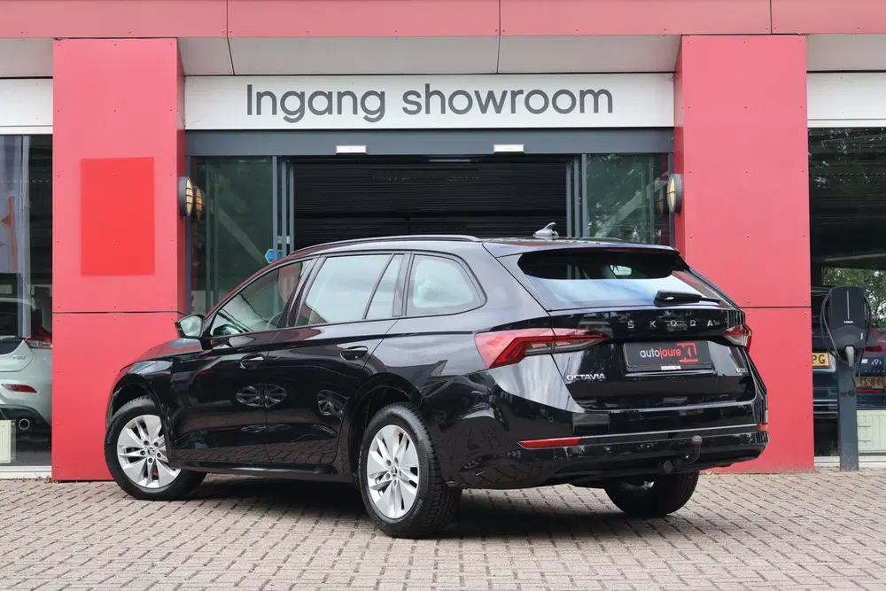 Skoda Octavia 1.0 e-TSI Business Edition uit 2023, foto 4