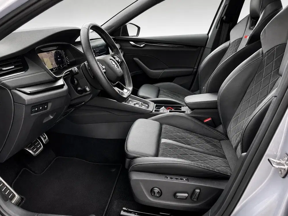 Skoda Octavia 2.0 TSI RS Pano Head-Up El.Stoelvertstel uit 2023, foto 2