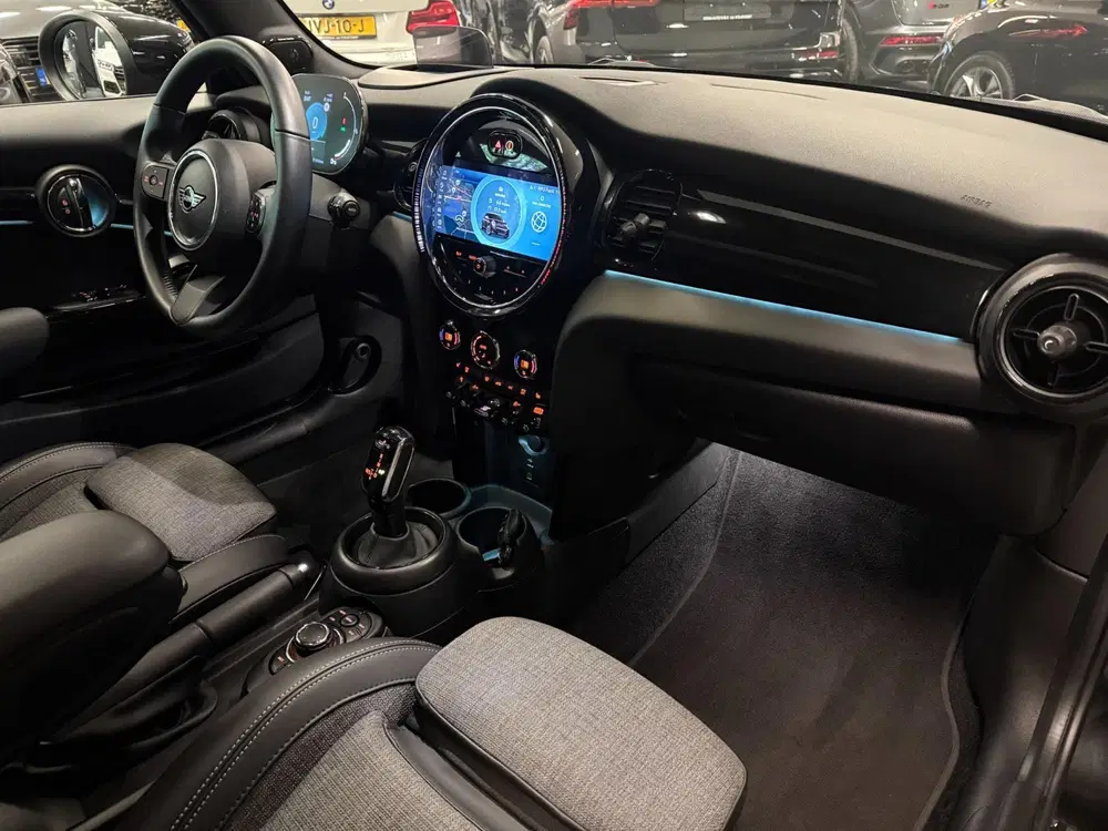Mini Cooper 1.5 Cooper BLACK-EDITION PANO uit 2022, foto 15
