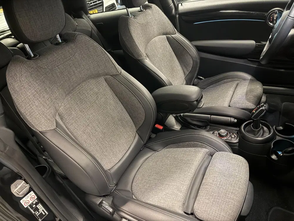 Mini Cooper 1.5 Cooper BLACK-EDITION PANO uit 2022, foto 17