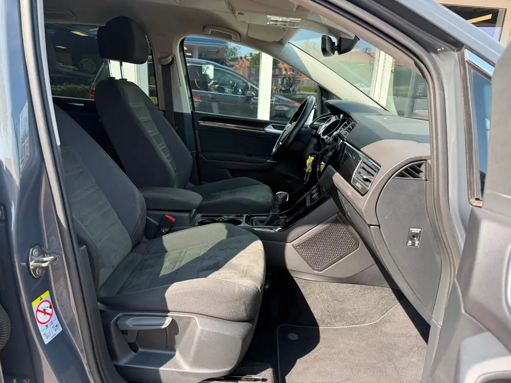 Volkswagen Touran 1.5 TSI DSG Highline | Navigatie | 7 P uit 2021, foto 10