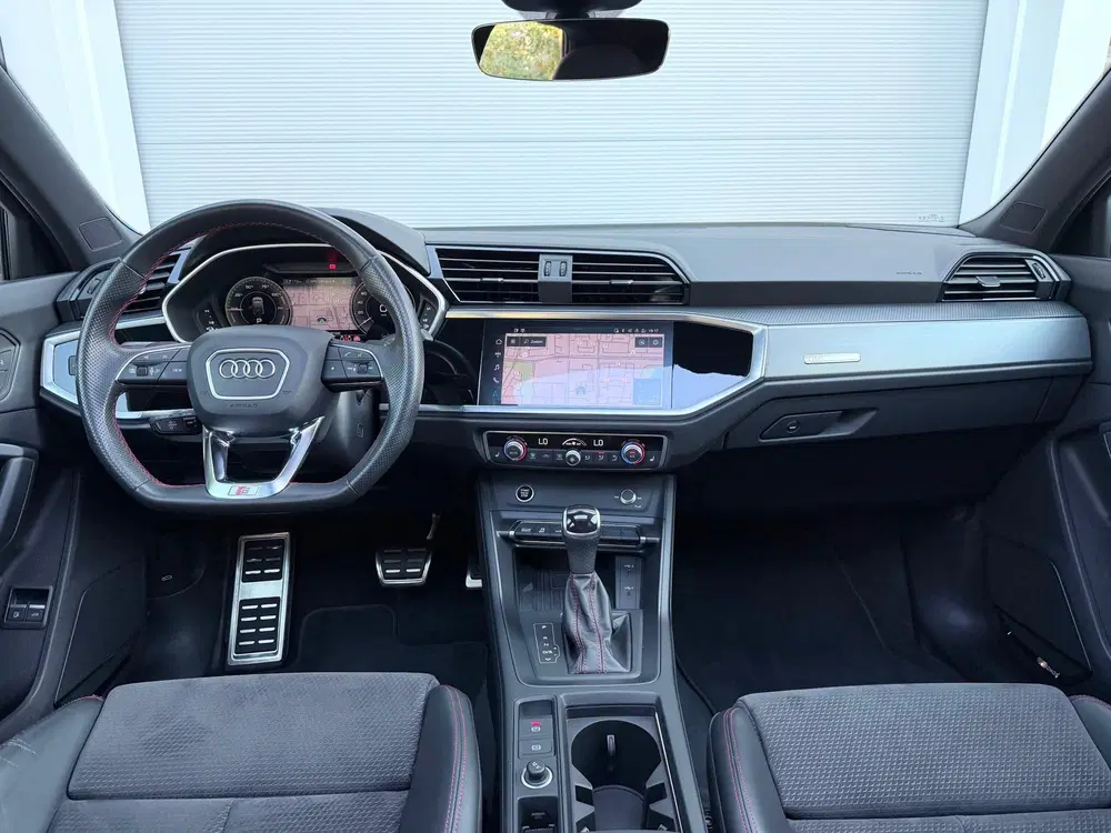 Audi Q3 45 TFSI e S Edition Pano uit 2022, foto 10