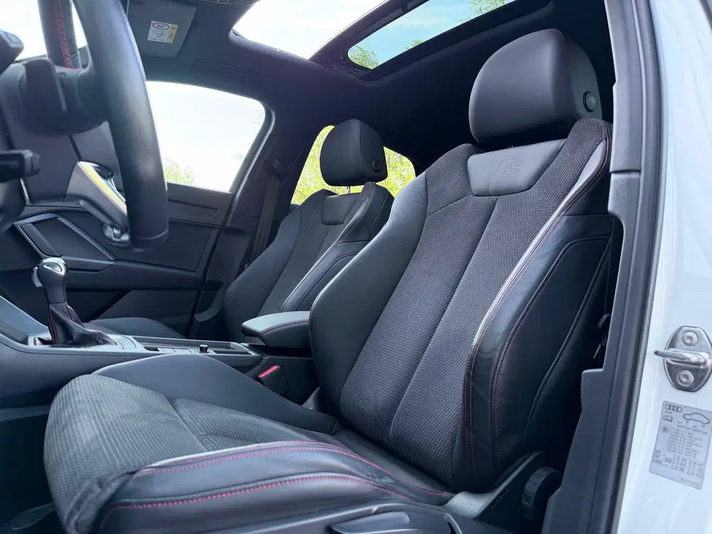 Audi Q3 45 TFSI e S Edition Pano uit 2022, foto 11