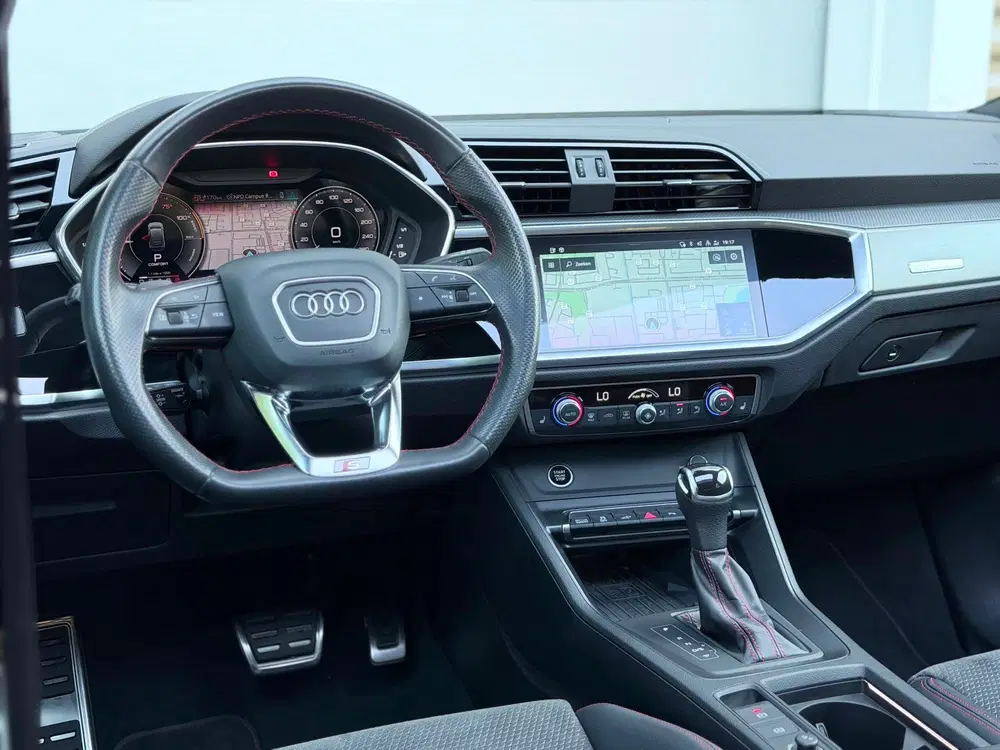 Audi Q3 45 TFSI e S Edition Pano uit 2022, foto 12