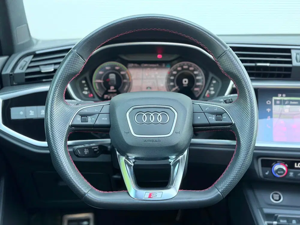 Audi Q3 45 TFSI e S Edition Pano uit 2022, foto 13
