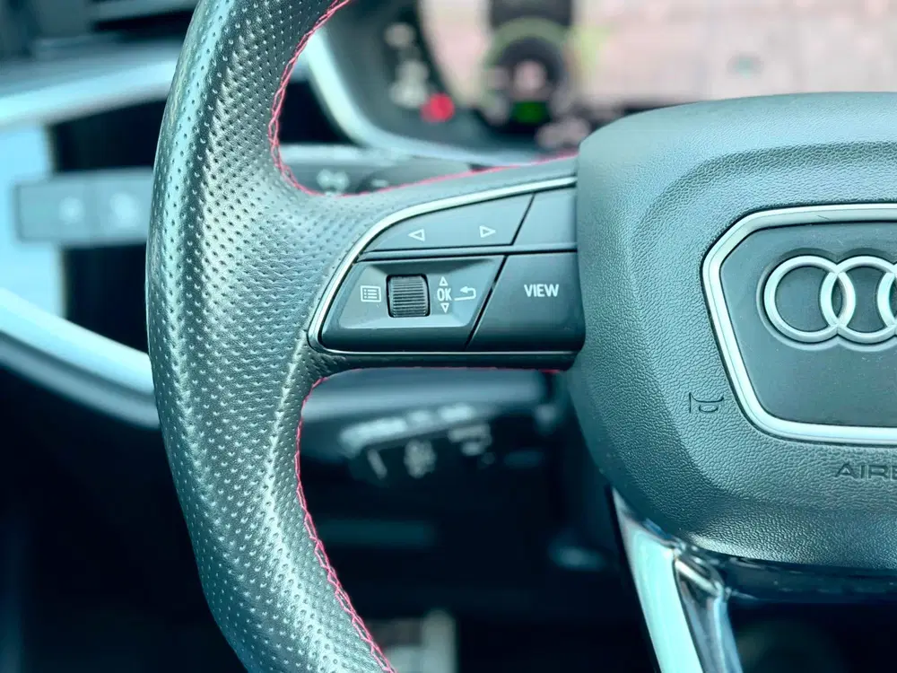 Audi Q3 45 TFSI e S Edition Pano uit 2022, foto 14