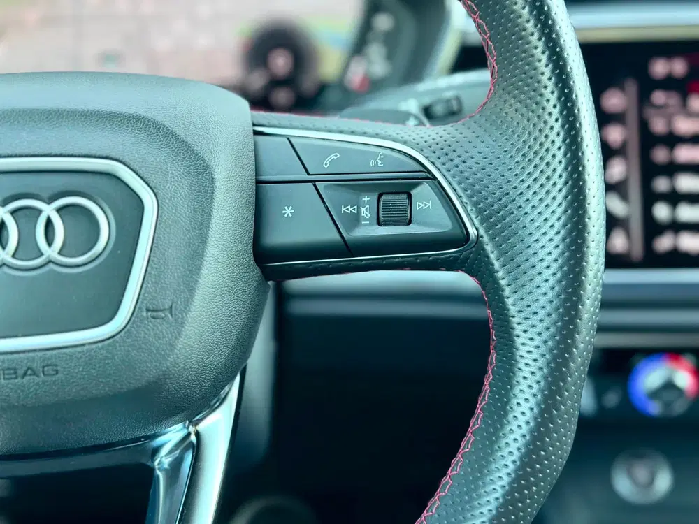 Audi Q3 45 TFSI e S Edition Pano uit 2022, foto 16