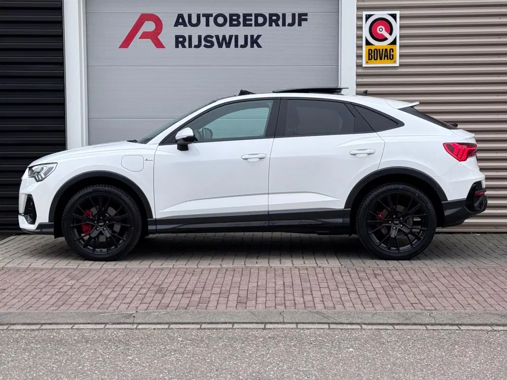 Audi Q3 45 TFSI e S Edition Pano uit 2022, foto 2