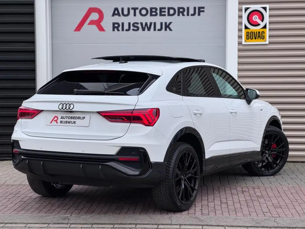 Audi Q3 45 TFSI e S Edition Pano uit 2022, foto 4