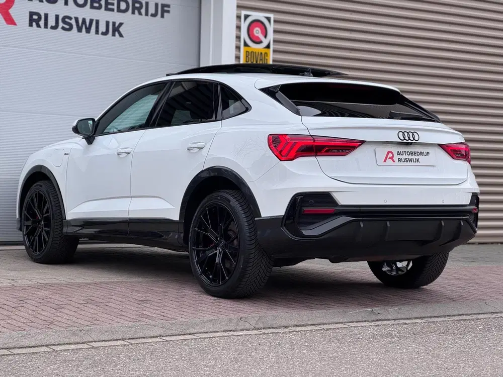 Audi Q3 45 TFSI e S Edition Pano uit 2022, foto 8