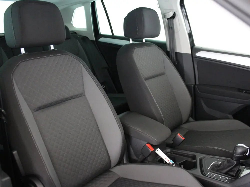 Volkswagen Tiguan 1.5 TSI ACT Comfortline Business uit 2020, foto 15