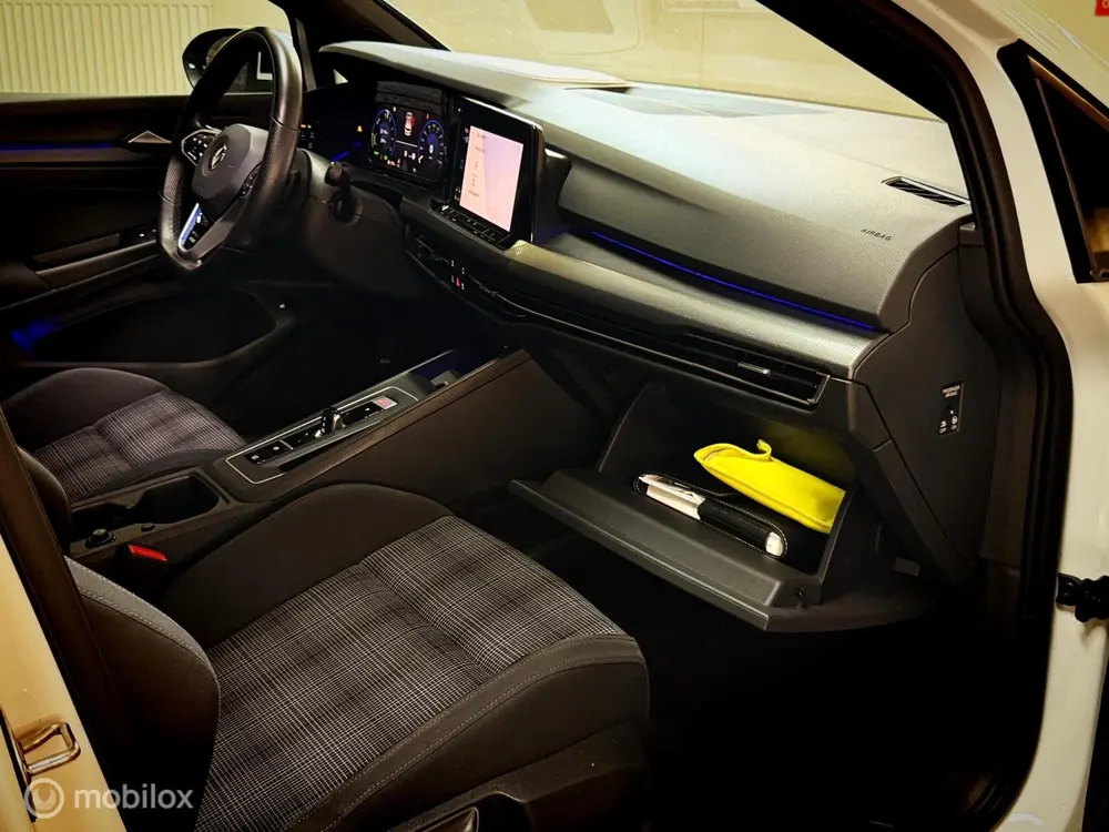 Volkswagen Golf 1.4 eHybrid GTE | PANO | IQ LIGHTS | BTW uit 2022, foto 16