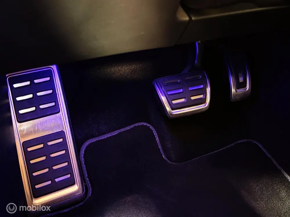 Volkswagen Golf 1.4 eHybrid GTE | PANO | IQ LIGHTS | BTW uit 2022, foto 20