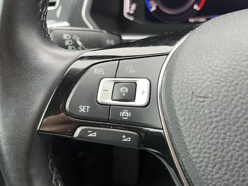 Volkswagen Tiguan 1.5 TSI R-LINE ADAPTIVE CRUISE DIGIDASH NA uit 2020, foto 11