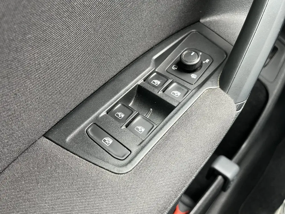 Volkswagen Tiguan 1.5 TSI R-LINE ADAPTIVE CRUISE DIGIDASH NA uit 2020, foto 12