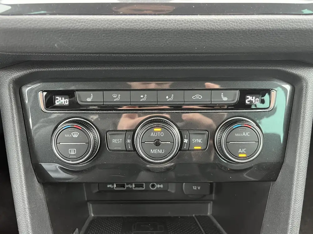 Volkswagen Tiguan 1.5 TSI R-LINE ADAPTIVE CRUISE DIGIDASH NA uit 2020, foto 14