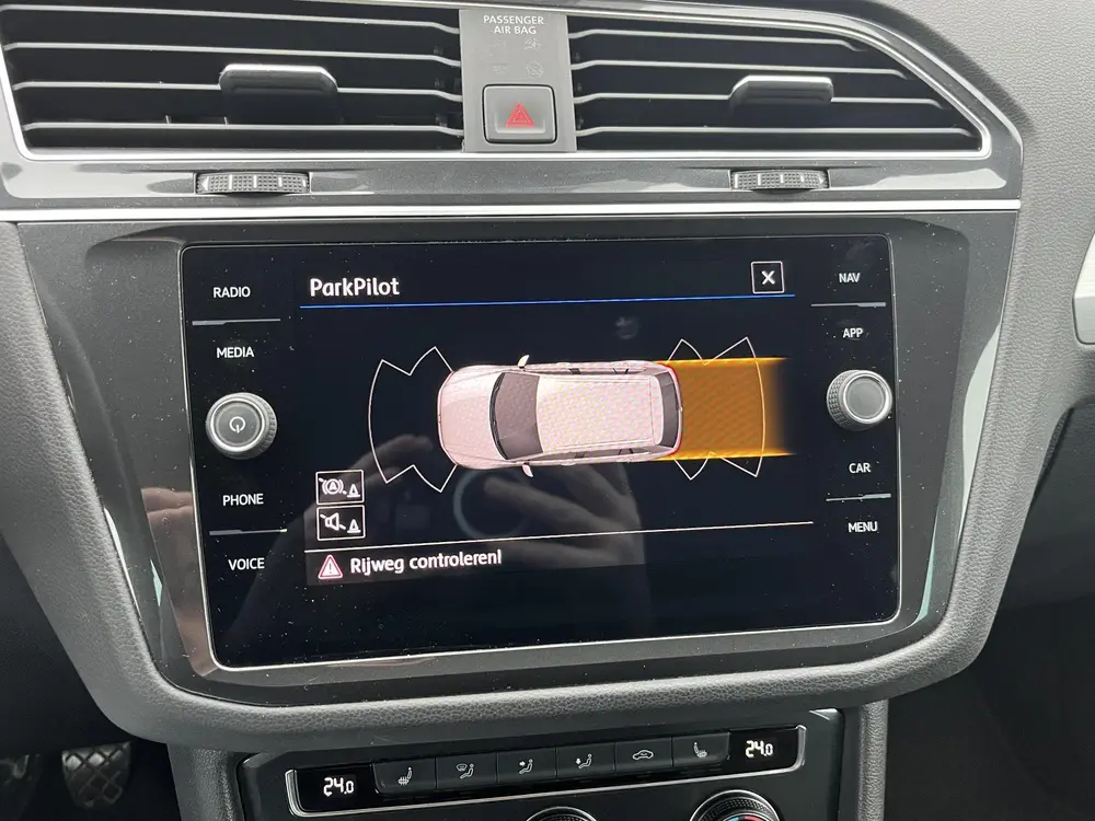 Volkswagen Tiguan 1.5 TSI R-LINE ADAPTIVE CRUISE DIGIDASH NA uit 2020, foto 17