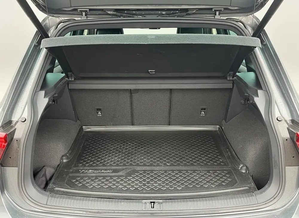 Volkswagen Tiguan 1.5 TSI R-LINE ADAPTIVE CRUISE DIGIDASH NA uit 2020, foto 20