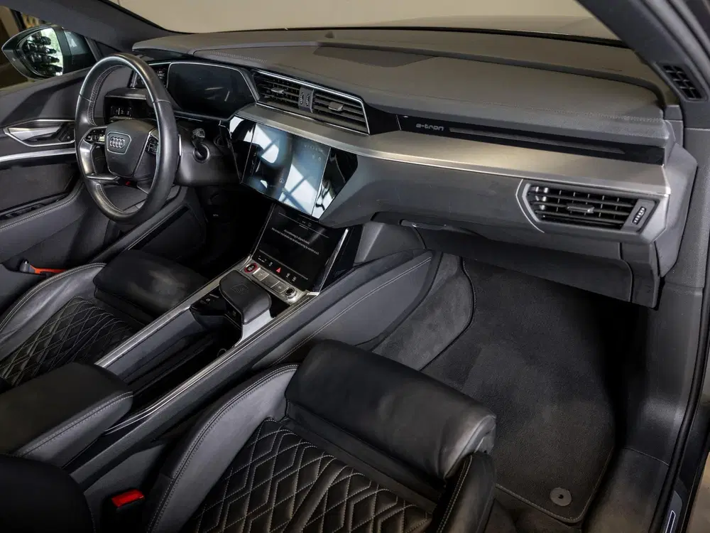 Audi e-tron S quattro 95 kWh SOH 89% uit 2020, foto 7