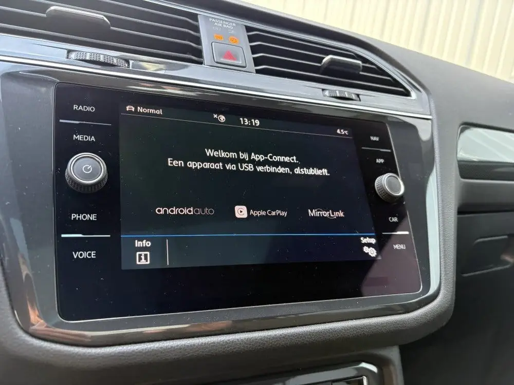 Volkswagen Tiguan Allspace 1.5 TSI AUT R-LINE 7PERS. PANODAK uit 2020, foto 18