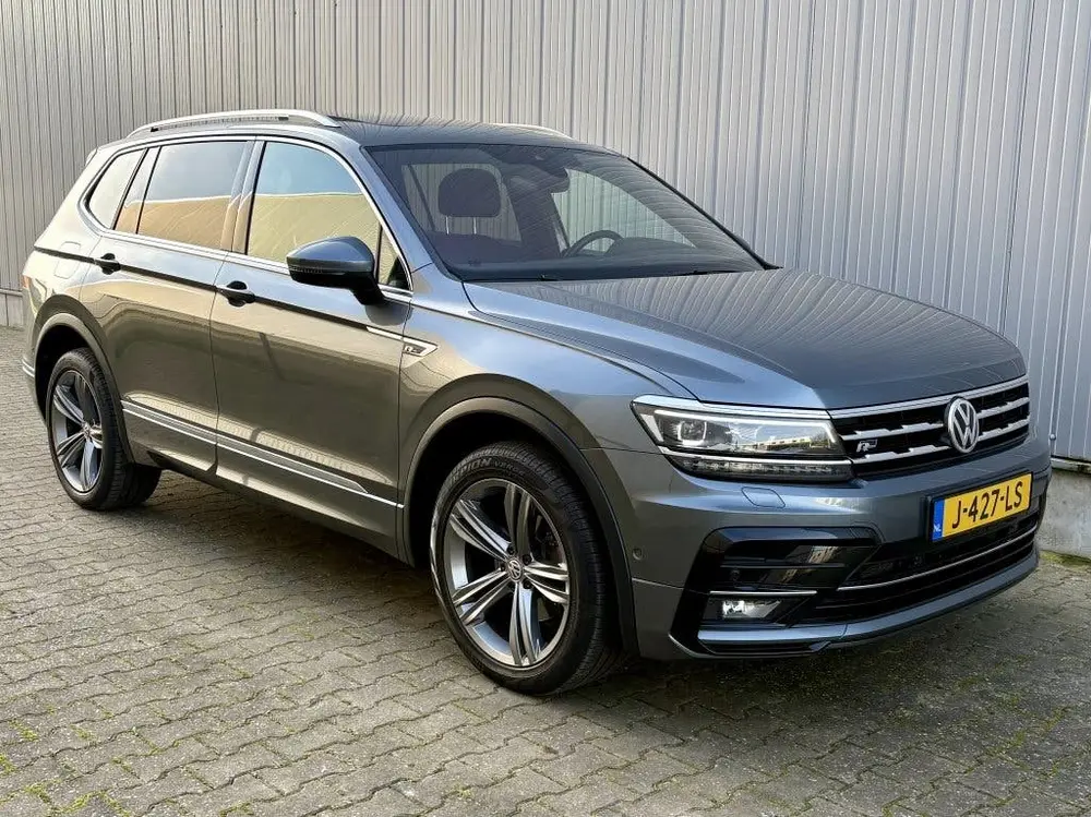 Volkswagen Tiguan Allspace 1.5 TSI AUT R-LINE 7PERS. PANODAK uit 2020, foto 2