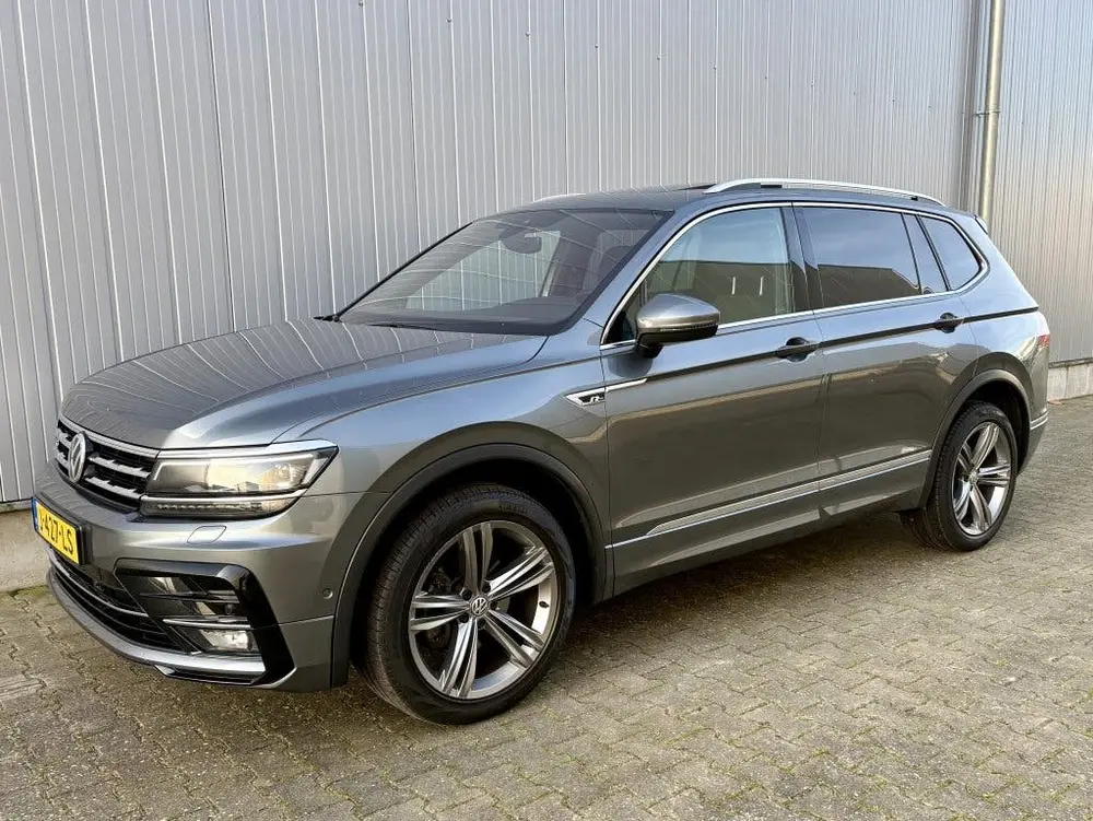 Volkswagen Tiguan Allspace 1.5 TSI AUT R-LINE 7PERS. PANODAK uit 2020, foto 4