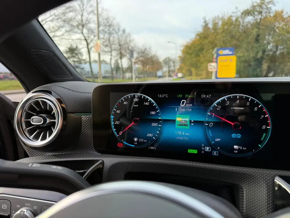 Mercedes-Benz CLA 250 e Premium uit 2021, foto 12
