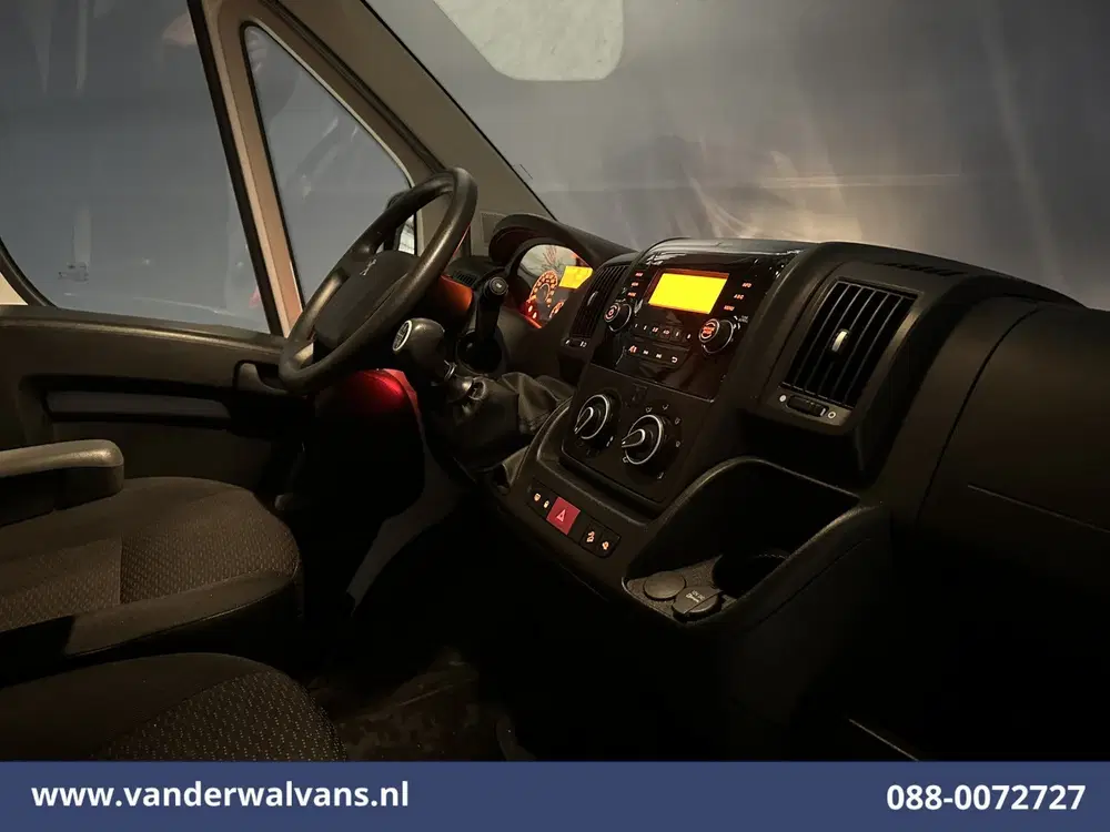Peugeot Boxer 2.2 BlueHDi 141pk Bakwagen 436cm Lang Laad uit 2022, foto 15