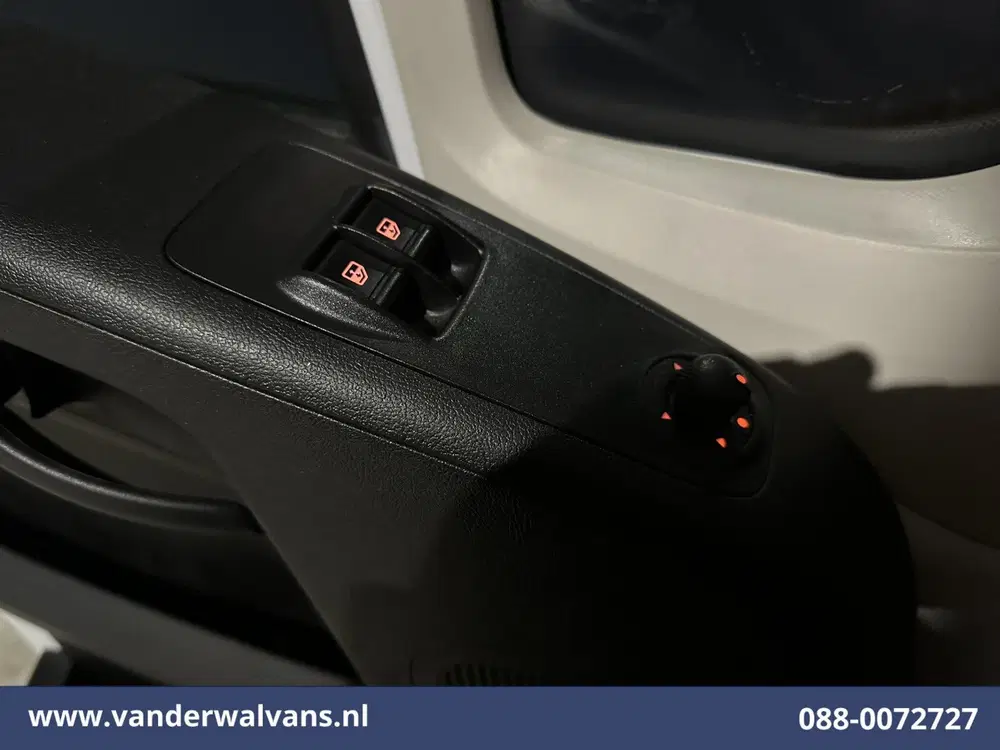 Peugeot Boxer 2.2 BlueHDi 141pk Bakwagen 436cm Lang Laad uit 2022, foto 19