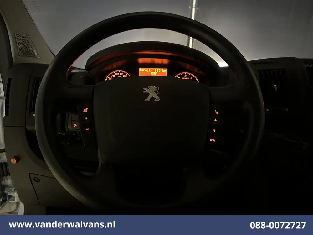 Peugeot Boxer 2.2 BlueHDi 141pk Bakwagen 436cm Lang Laad uit 2022, foto 5