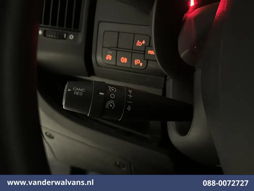 Peugeot Boxer 2.2 BlueHDi 141pk Bakwagen 436cm Lang Laad uit 2022, foto 6