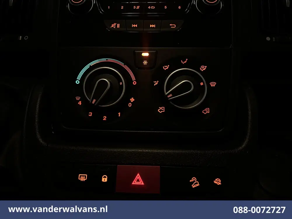Peugeot Boxer 2.2 BlueHDi 141pk Bakwagen 436cm Lang Laad uit 2022, foto 7