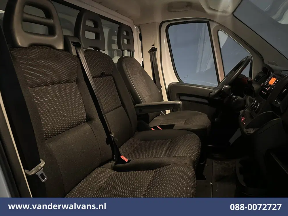 Peugeot Boxer 2.2 BlueHDi 141pk Bakwagen 436cm Lang Laad uit 2022, foto 8